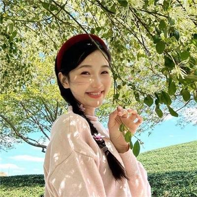 橙色女孩